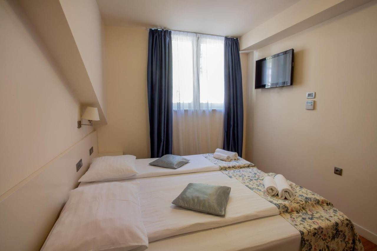 Hotel Pleter Mimice Extérieur photo